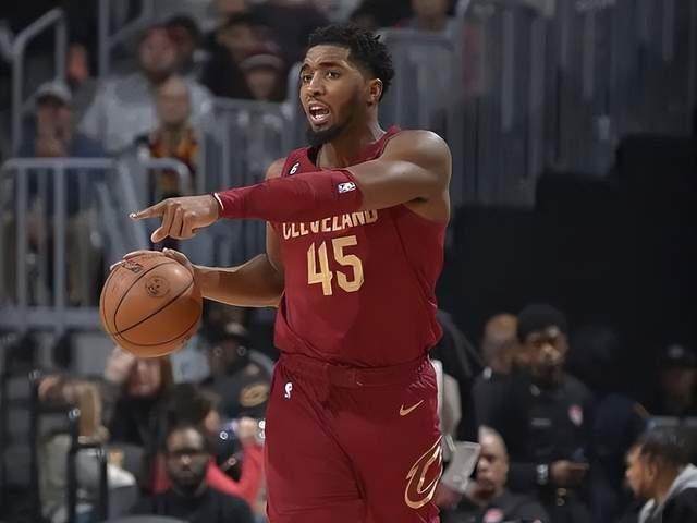 华体会官网-米切尔渴望成功！融入骑士自信取得新突破