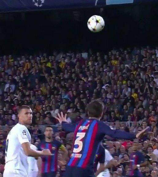 华体会APP-皮克踢得差 网民拿他开涮：夏奇拉前夫 现役前球员